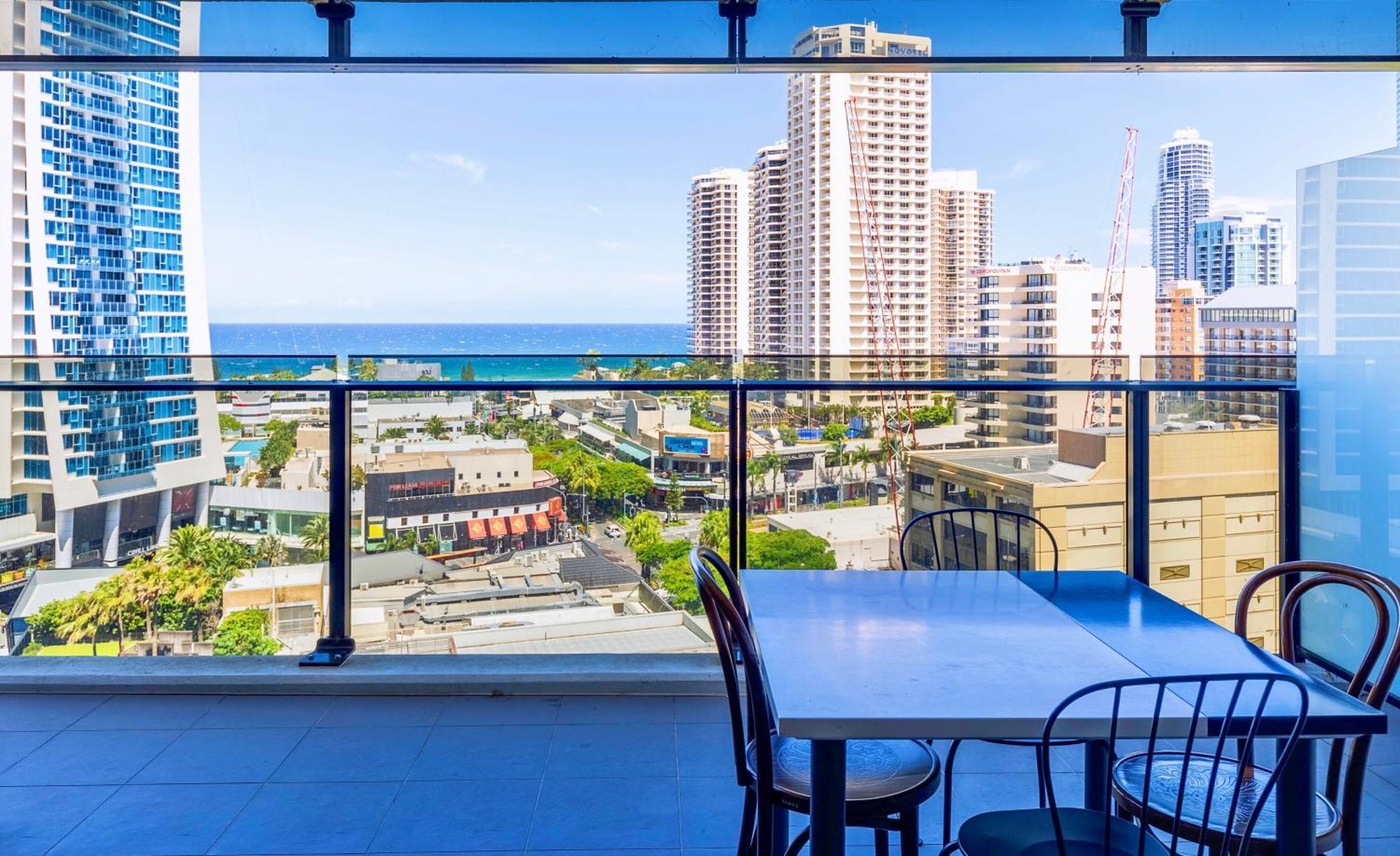Circle On Cavill Surfers Paradise Apartments-Holiday Paradise Gold Coast Ruang foto